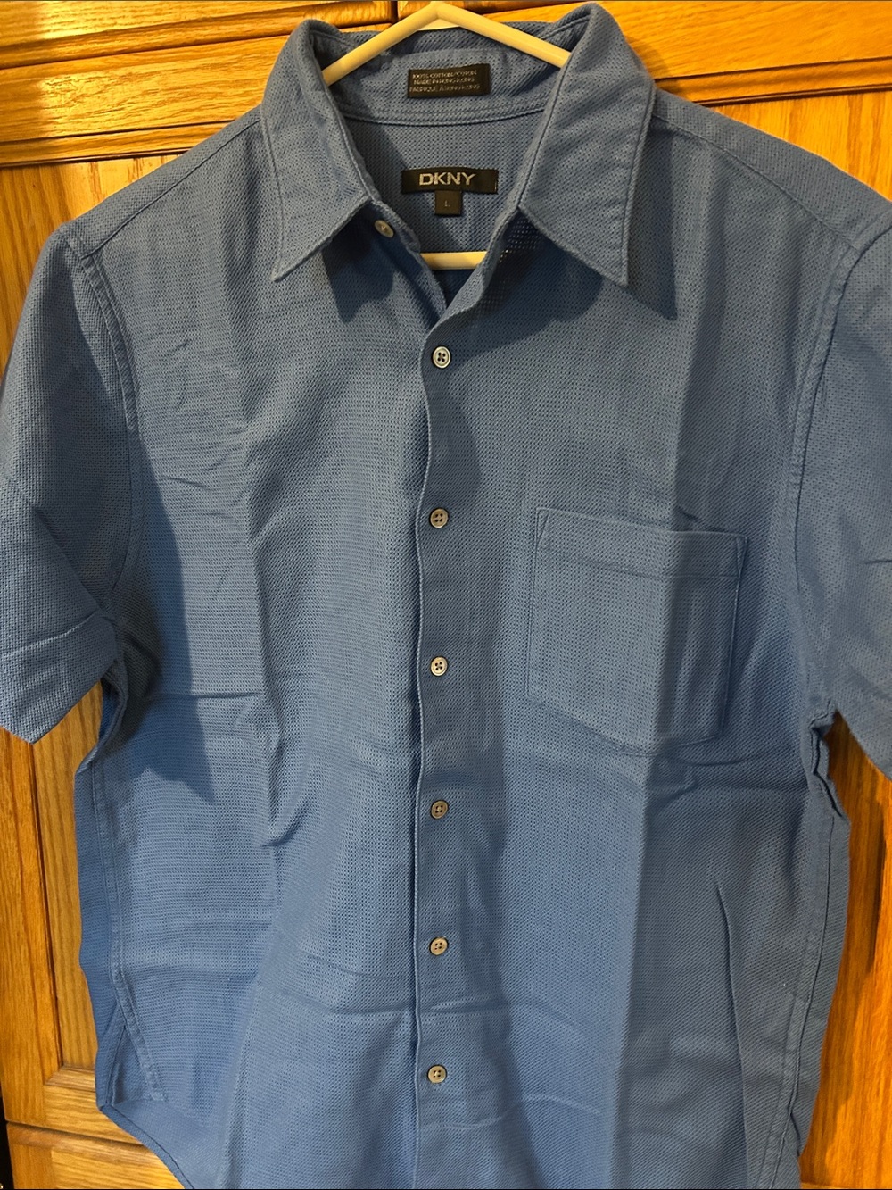 DKNY Men's Light Blue Short-Sleeve Button-Down Shirt